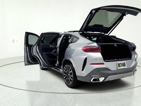 Used 2026 BMW X6 xDrive40i AWD/4WD image 17
