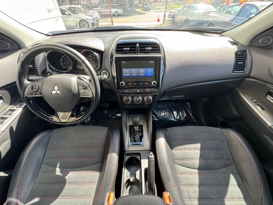Used 2025 Mitsubishi Outlander Sport AWD image 13