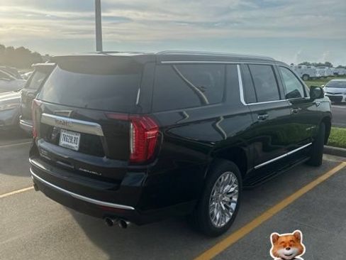 Used 2024 GMC Yukon XL Denali AWD/4WD image 3