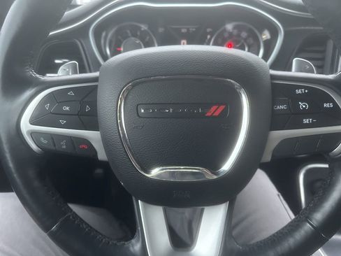 Used 2015 Dodge Challenger SXT Plus image 20