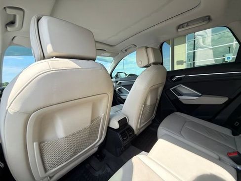 Used 2020 Audi Q3 2.0T Premium w/ Convenience Package AWD/4WD image 15