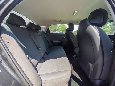 Used 2025 Kia K4 FWD image 29