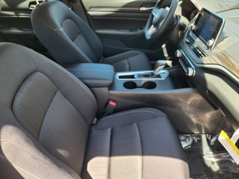 New 2025 Nissan Altima 2.5 SV image 13