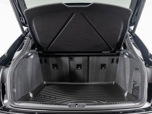 New 2026 Porsche Macan image 15