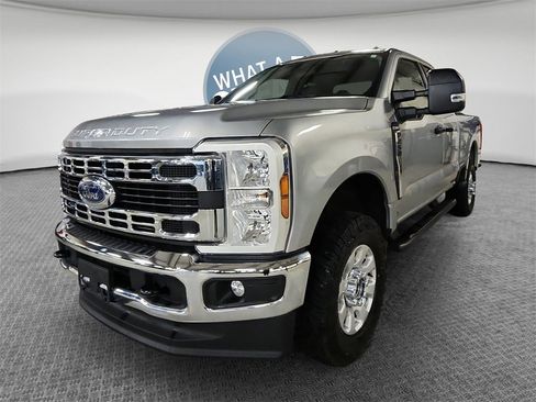 Used 2024 Ford F250 XLT w/ Snow Plow Prep Package image 8