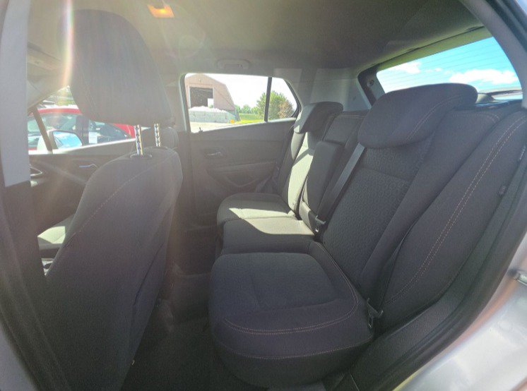Used 2018 Chevrolet Trax LS w/ LPO, Protection Package AWD/4WD image 10