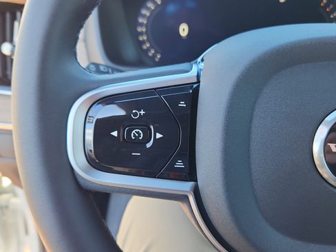 New 2026 Volvo XC90 B6 Plus w/ Protection Package Premier image 11