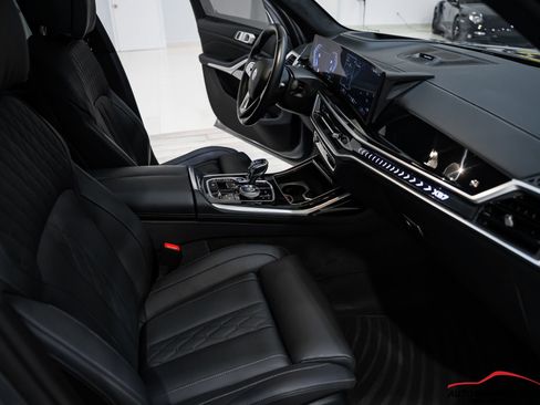 Used 2024 BMW ALPINA XB7 image 11