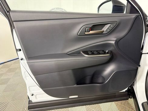 Used 2025 Toyota Crown Signia w/ Advanced Technology Package AWD/4WD image 11