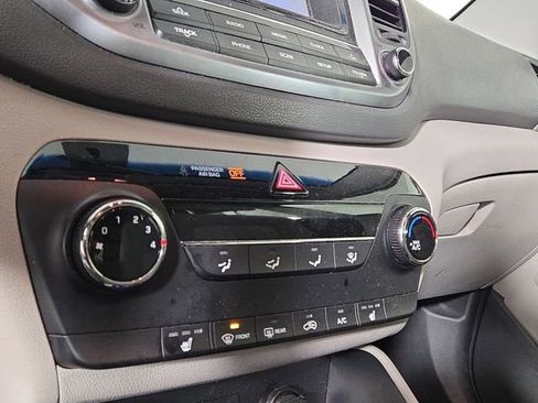 Used 2017 Hyundai Tucson Sport image 17