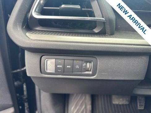 Used 2025 Chevrolet Traverse LT w/ Midnight/Sport Edition AWD/4WD image 20
