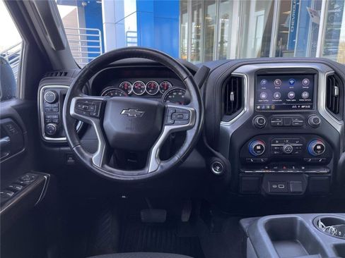 Used 2022 Chevrolet Silverado 1500 RST w/ LPO, Blackout Package AWD/4WD image 17