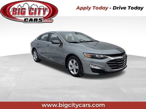 Used 2024 Chevrolet Malibu LT image 1