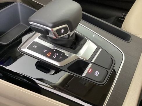 Used 2023 Audi Q5 2.0T Premium w/ Convenience Package image 26