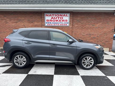 Used 2017 Hyundai Tucson SE w/ SE Popular Package 02 AWD/4WD image 2