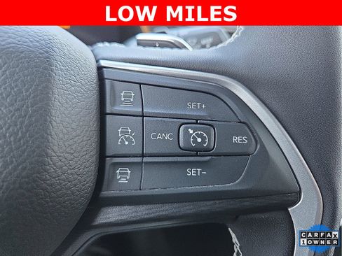 Used 2024 Jeep Grand Cherokee L Altitude image 17