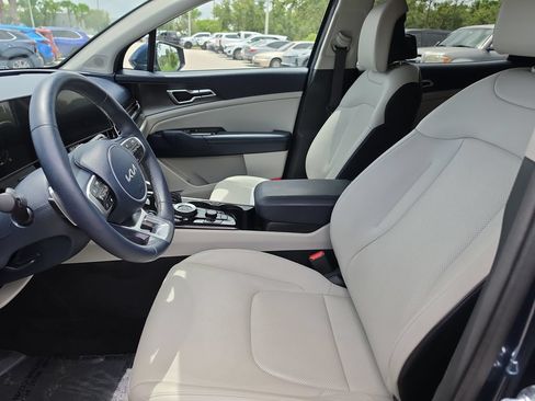 Used 2023 Kia Sportage EX AWD/4WD image 8