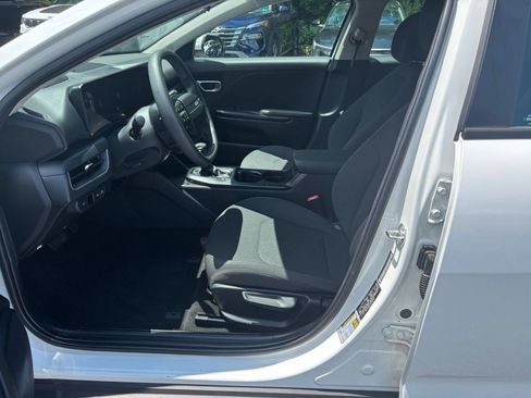 Used 2026 Kia K4 FWD image 23