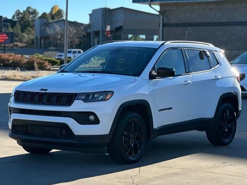 New 2026 Jeep Compass Latitude image 7
