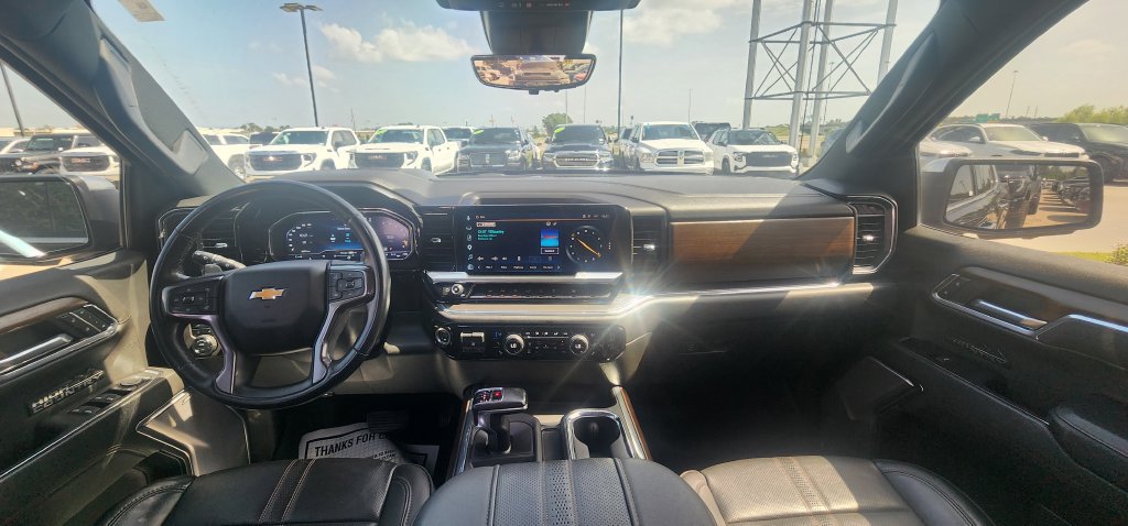 Used 2023 Chevrolet Silverado 1500 High Country w/ Technology Package AWD/4WD image 20