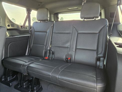 Used 2024 Chevrolet Suburban Z71 w/ Luxury Package image 31