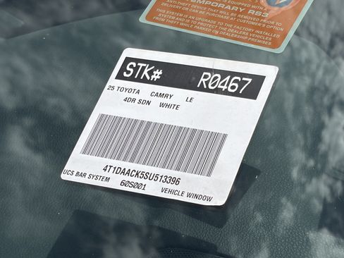 Used 2025 Toyota Camry LE FWD image 31