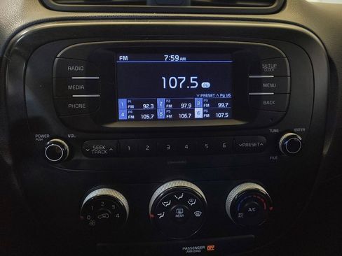 Used 2018 Kia Soul FWD image 25