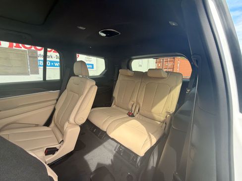 New 2026 Jeep Grand Cherokee L Limited AWD/4WD image 36