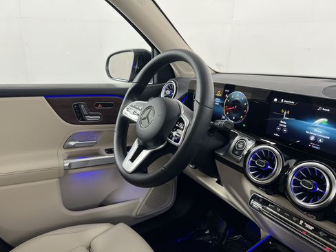 Certified 2023 Mercedes-Benz GLB 250 image 10