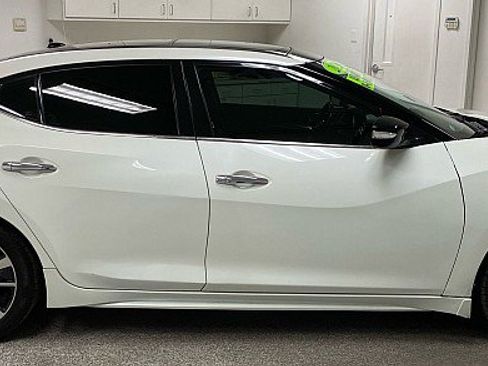 Used 2020 Nissan Maxima 3.5 SL w/ Floor Mat Group image 4