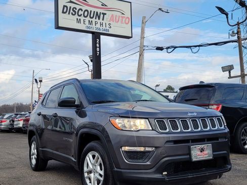 Used 2018 Jeep Compass Sport w/ Mopar Graphics Package FWD image 2