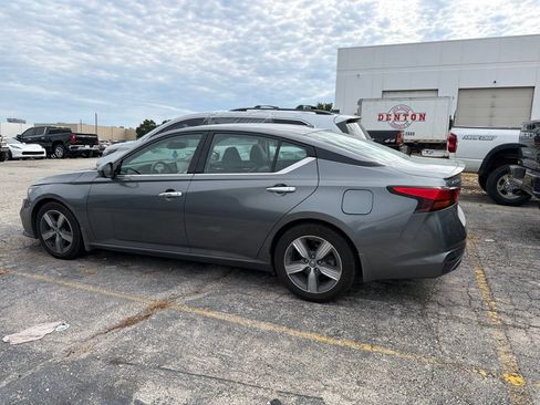 Used 2020 Nissan Altima 2.5 SL FWD image 3
