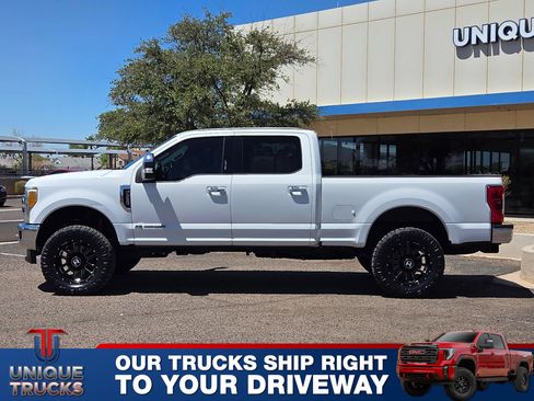 Used 2017 Ford F250 Lariat w/ Lariat Ultimate Package AWD/4WD image 2