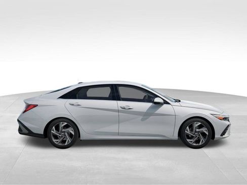 New 2025 Hyundai Elantra Limited image 7