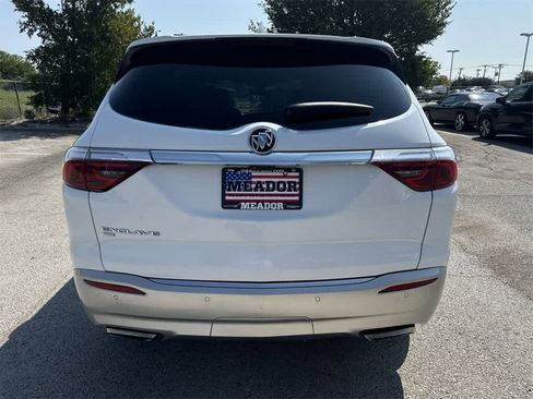 Used 2024 Buick Enclave Premium image 5