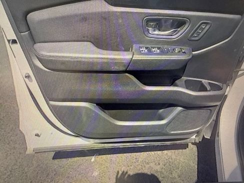 Used 2025 Honda Pilot Touring image 12