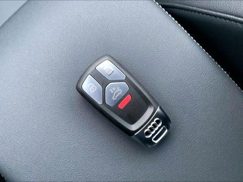 Used 2023 Audi Q5 2.0T Premium w/ Convenience Package image 14