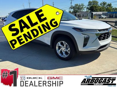 Used 2025 Chevrolet Trax LS w/ LS Convenience Package