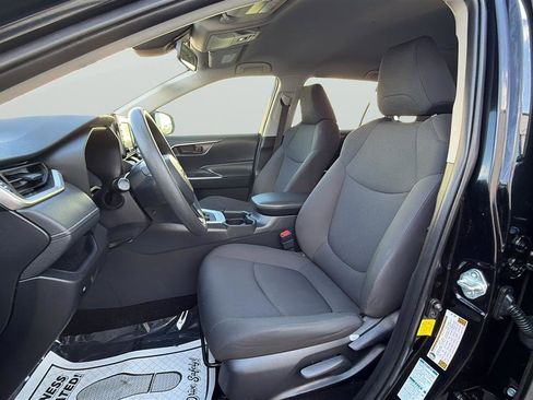 Used 2019 Toyota RAV4 LE w/ All Weather Liner Package AWD/4WD image 28