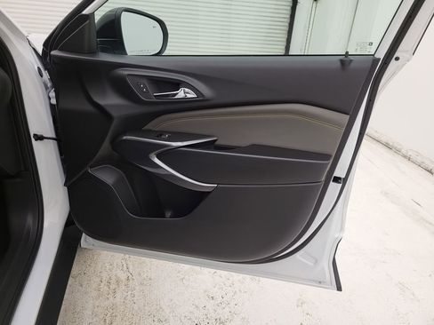 New 2026 Chevrolet Trax ACTIV w/ Sunroof Package image 31