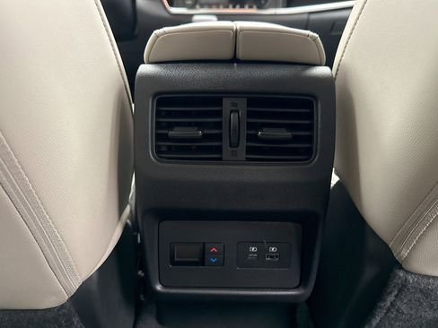 Used 2023 Nissan Rogue SL w/ SL Premium Package image 20