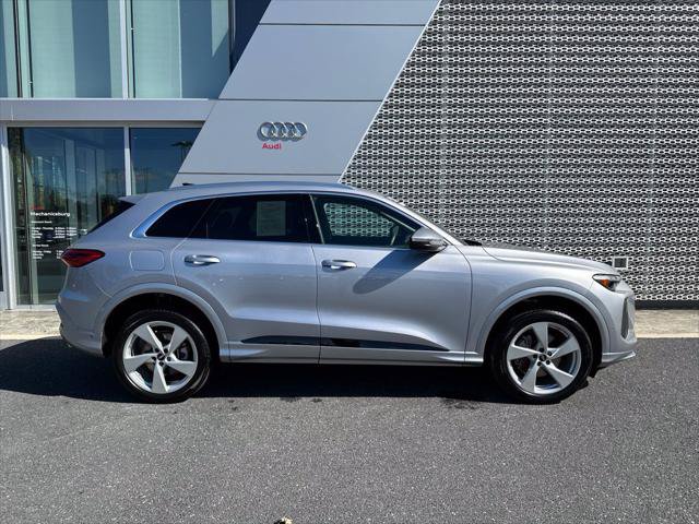 Certified 2025 Audi Q5 Premium Plus AWD/4WD image 2
