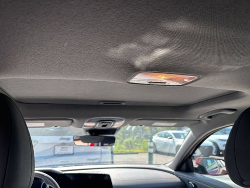 Used 2025 Hyundai Elantra SEL FWD image 28
