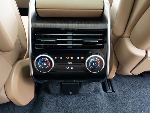 Used 2023 Land Rover Range Rover Autobiography AWD/4WD image 28