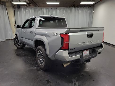 Used 2025 Toyota Tacoma TRD Sport AWD/4WD image 6