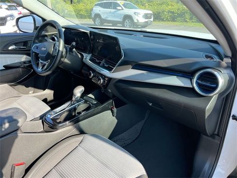 Used 2024 Chevrolet Trax LT w/ Driver Confidence Package image 27