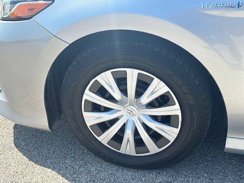 Used 2018 Toyota Camry LE FWD image 13