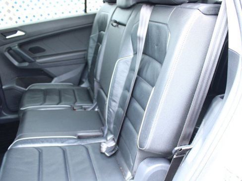 Used 2019 Volkswagen Tiguan SEL Premium w/ 3rd Row Seat Package AWD/4WD image 14