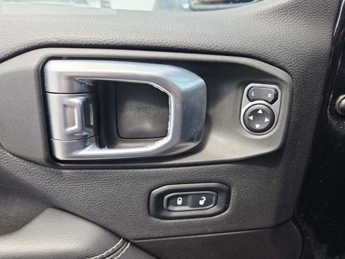 Used 2023 Jeep Wrangler Unlimited Sahara w/ Cold Weather Group AWD/4WD image 42