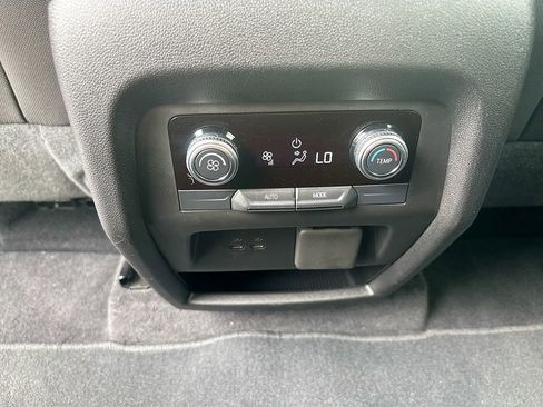 Used 2025 GMC Acadia Elevation FWD image 21